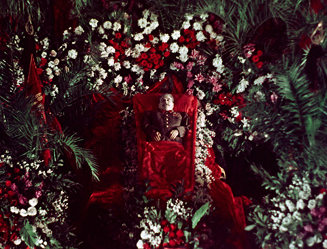 国葬【セルゲイ・ロズニツァ〈群衆〉ドキュメンタリー3選】